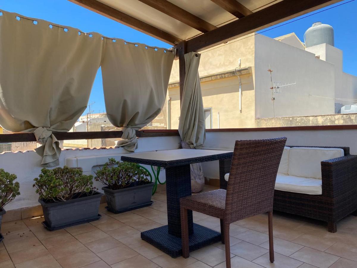Ferienwohnung Mansarda Con Terrazzo Trapani Exterior foto