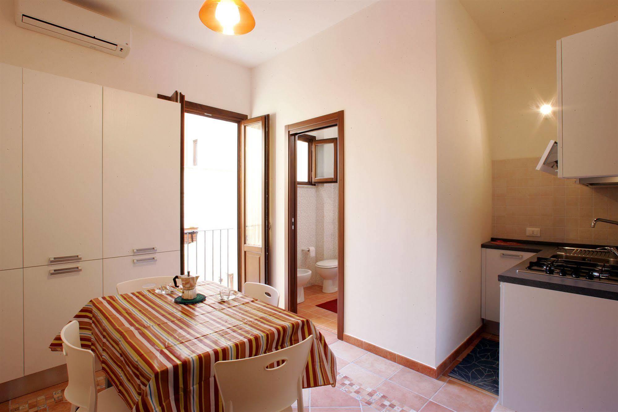Ferienwohnung Mansarda Con Terrazzo Trapani Exterior foto